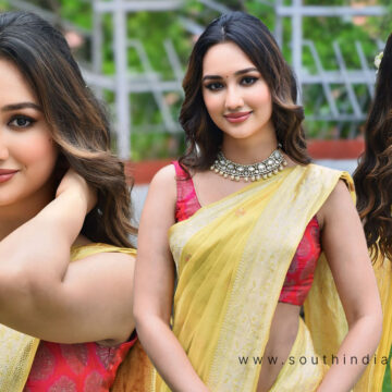Akanksha Sharma Sizzling Saree Look at Ceremony