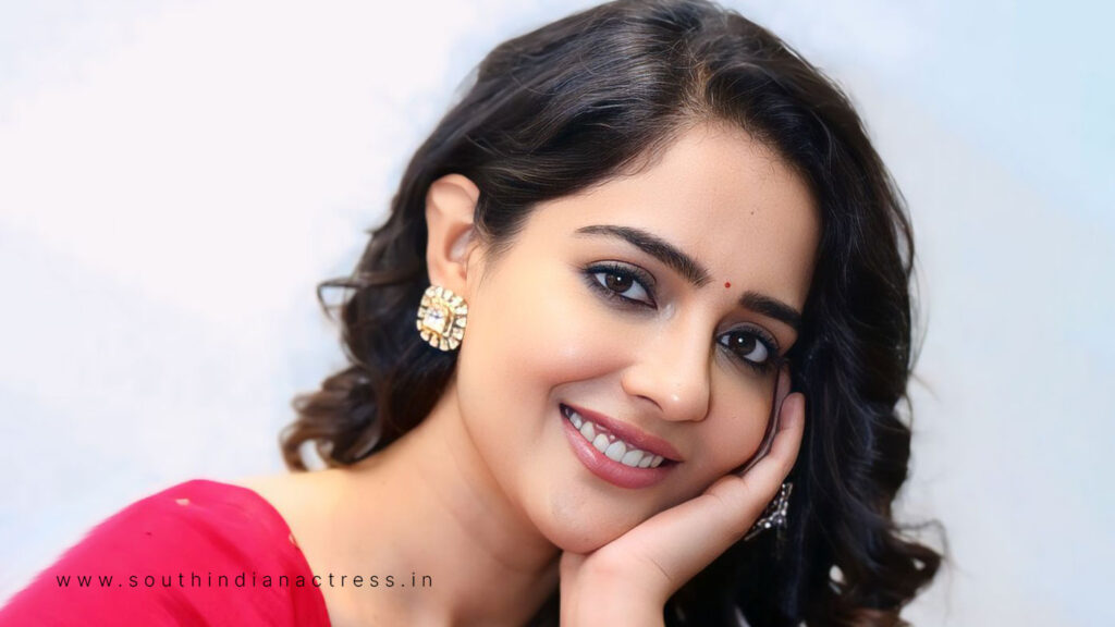Malvi Malhotra stills at Tiragabadara Saami movie interview