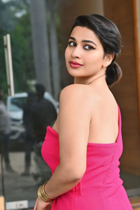 Inaya Sultana in Stylish Pink mini Jumpsuit at Movie Event