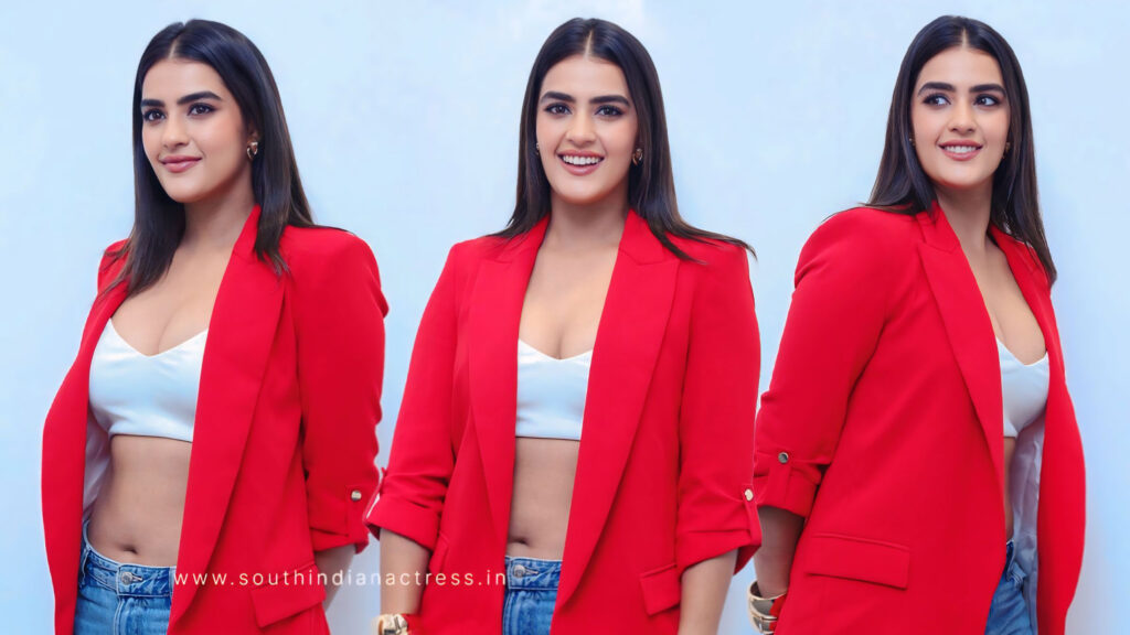 Kavya Thapar stills at Double iSmart movie interview