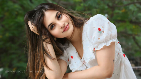 Ramya Pasupuleti Impresses with Glam Look at Movie Interview