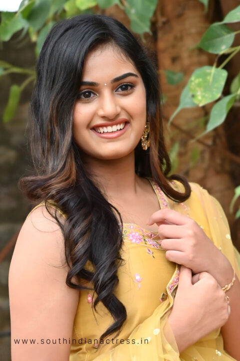 Vaishnavi Krishnamurthy Stylish Look at Manmayi Press Meet