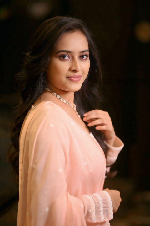 Sri Divya Glows in Peach Anarkali at Sathyam Sundaram Pre Release