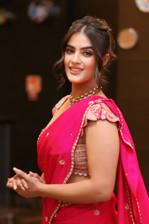 Kavya Thapar Shines in Viscose Crepe Pink Saree at Viswam Pre-Release Event