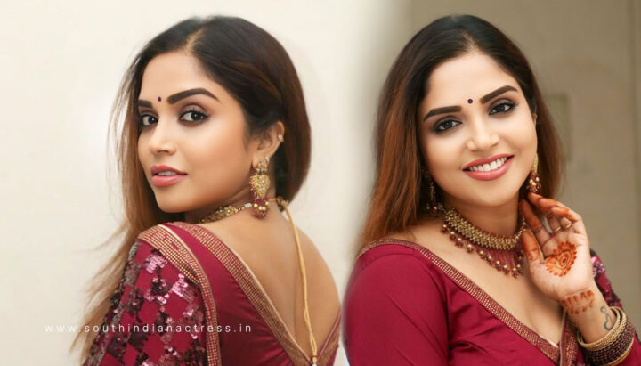 Karunya Chowdary Stunning Look at Erracheera Glimpse Press Meet in Crepe Saree