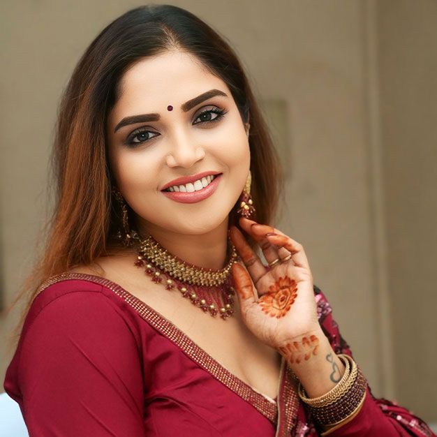 Karunya Chowdary Glam Stills in Crepe Saree at Erracheera Glimpse Release