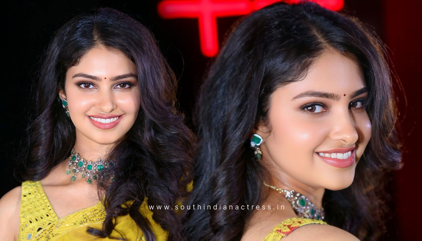 Manasa Varanasi Glows in saree at Devaki Nandana Vasudeva Trailer Launch