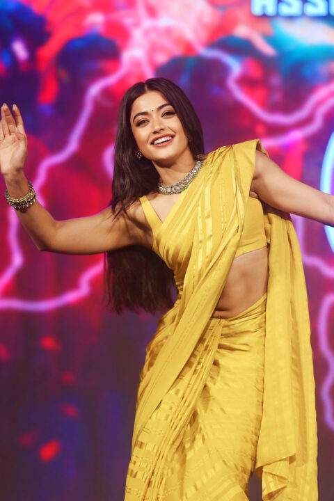 Rashmika Mandanna sexy navel photo in saree