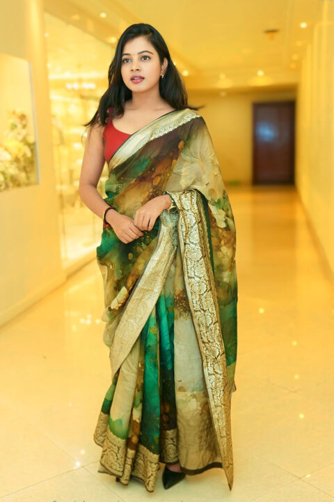 Renu Sri Cotton Linen Saree Stills at Sutraa Fashion Exhibition