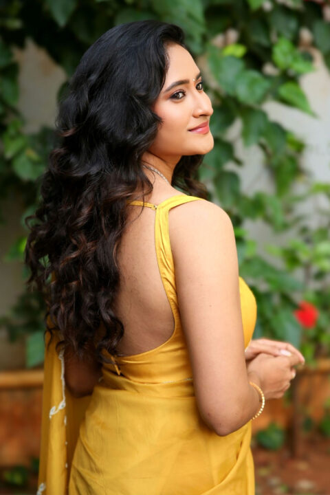 Manika Chikkala’s Sizzling Yellow Saree Look at Dhandoraa Launch Event