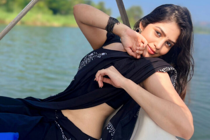 Bandhavi Sridhar Slays in Black Saree Photoshoot, Gains Fans Attention