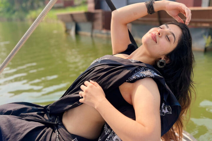 Bandhavi Sridhar Dazzles in Black showing her navel