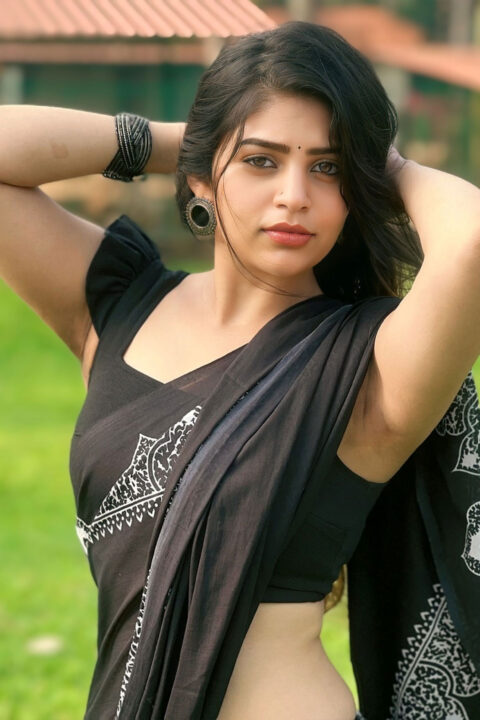 Bandhavi Sridhar Elegant Black Saree Photoshoot Creates Buzz Online