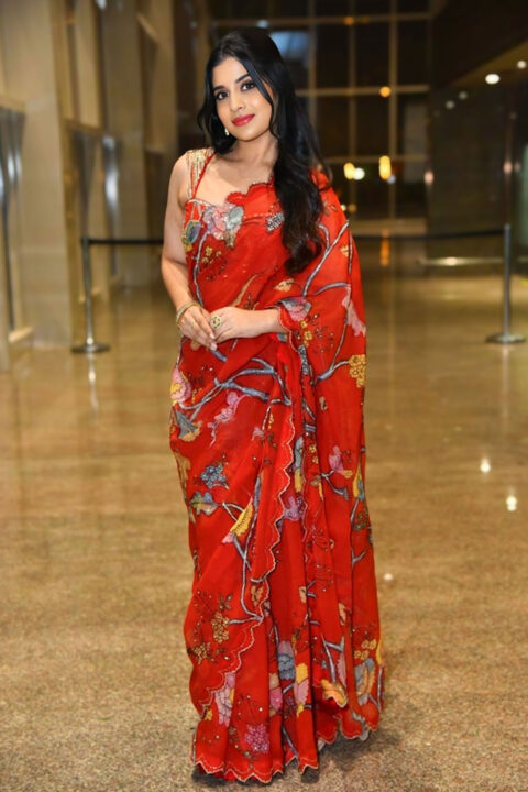 Aishwarya Hollakal Traditional Look in Orangish Red Silk Saree