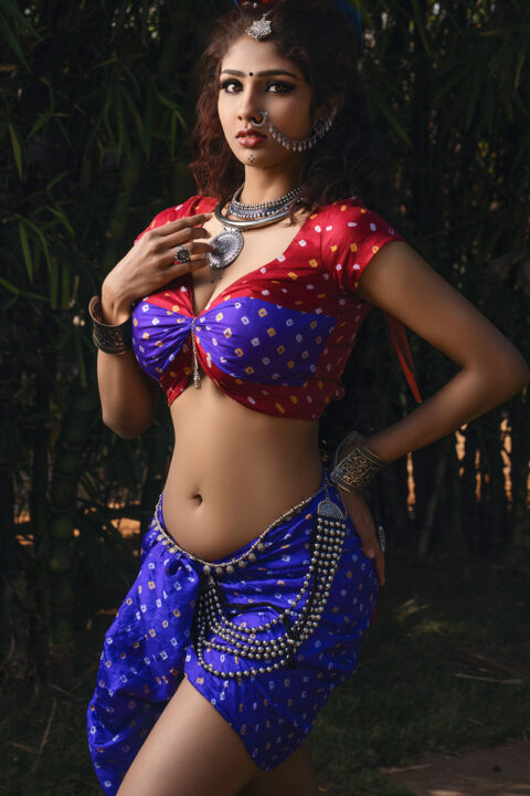 Aaradhya Devi Seductive Photoshoot in Bandhani Saree