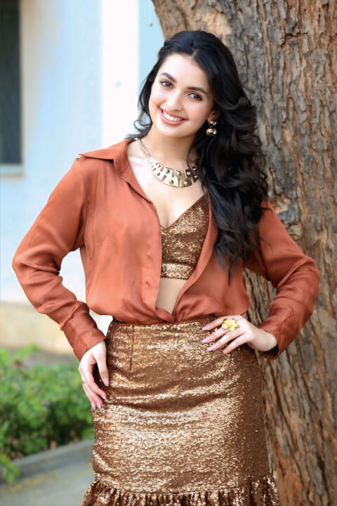 Jaanyaa Joshi shines in Sequin crop top and skirt