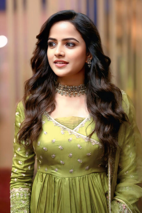 Vaishnavi Chaitanya wows in green anarkali