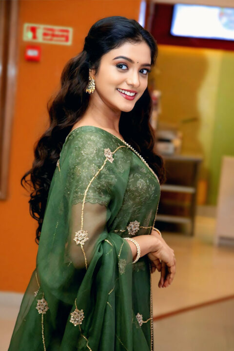 Roopa Koduvayur serves elegance at Sarangapani Jathakam movie trailer event