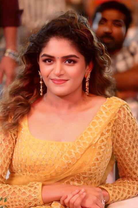 Aditi Shankar brightens Bhairavam trailer launch in yellow saree