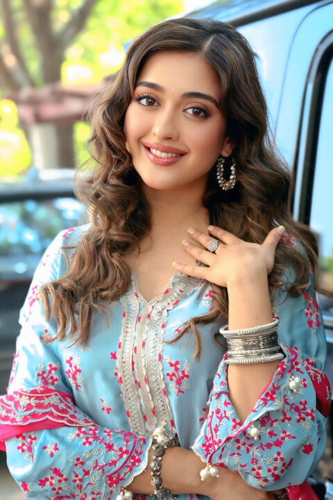 Gayatri Bharadwaj looks divine in blue kurta at Cult movie launch
