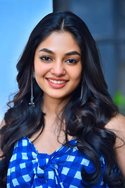 Ivana flaunts fresh fashion in gingham at Single press meet