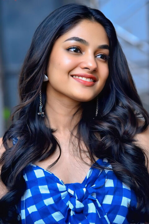 Ivana at success meet look features a trendy gingham moment
