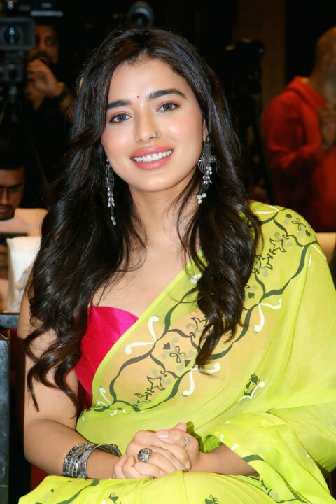 Ketika Sharma glows in traditional attire at Single movie event