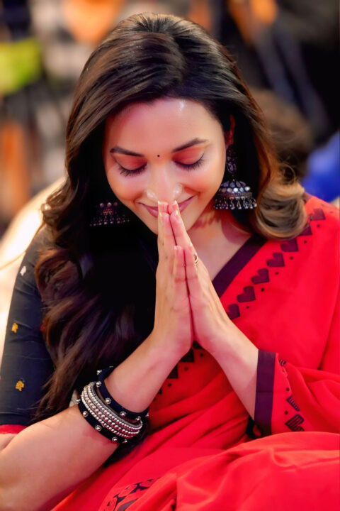 Srinidhi Shetty brings back classics in HIT 3 success appearance