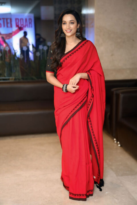 Srinidhi Shetty in red cotton saree wins hearts at HIT 3 meet