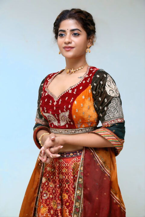 Abhignya Vuthaluru in Traditional Chic look at Viraatapalem Event