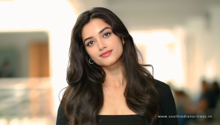 Bhagyashri Borse Striking Presence at Kingdom Press Meet