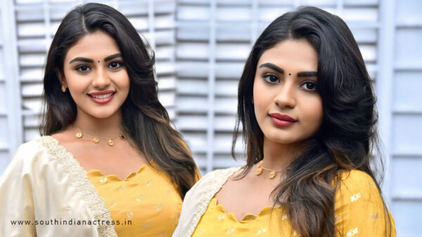 Nayan Sarika Captivates at Pink Elephant Pictures Movie Launch