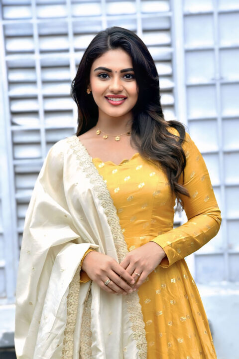 Nayan Sarika in Vibrant Style at Movie Launch Pooja Ceremony