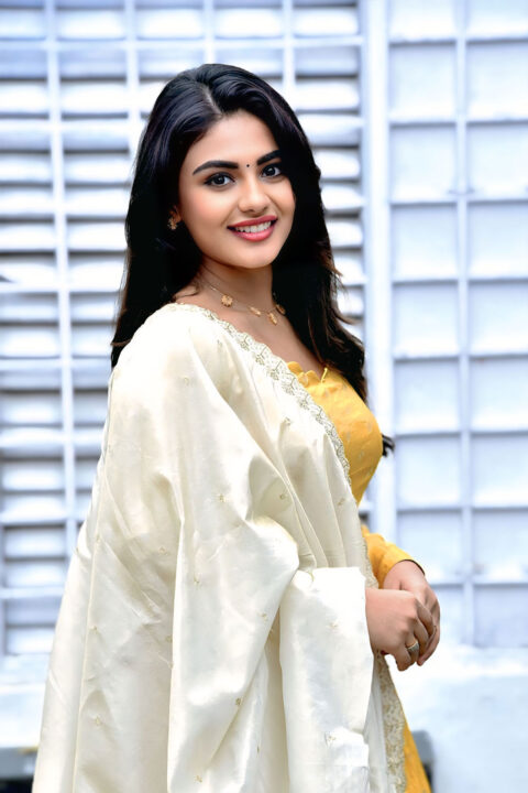 Nayan Sarika Glamorous Presence at Film Launch