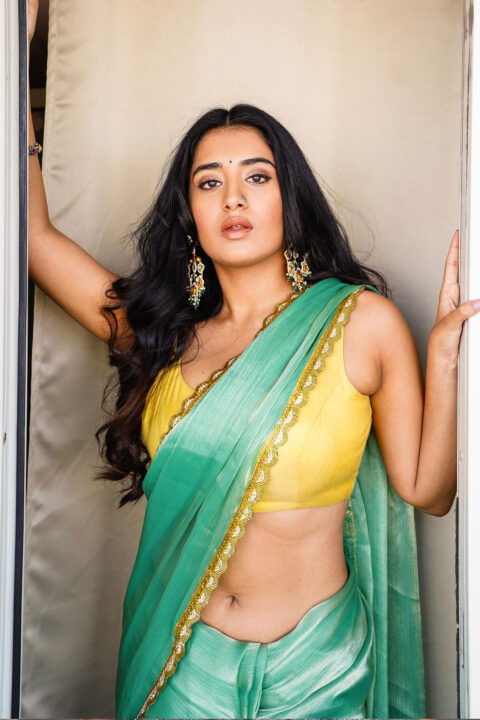 Rashi Singh Bold Saree Look: Unveiling Sizzling Navel Stills