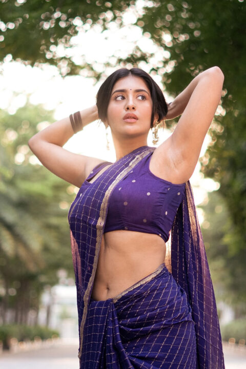 Rashi Singh in purple Saree: The Hottest Navel Stills