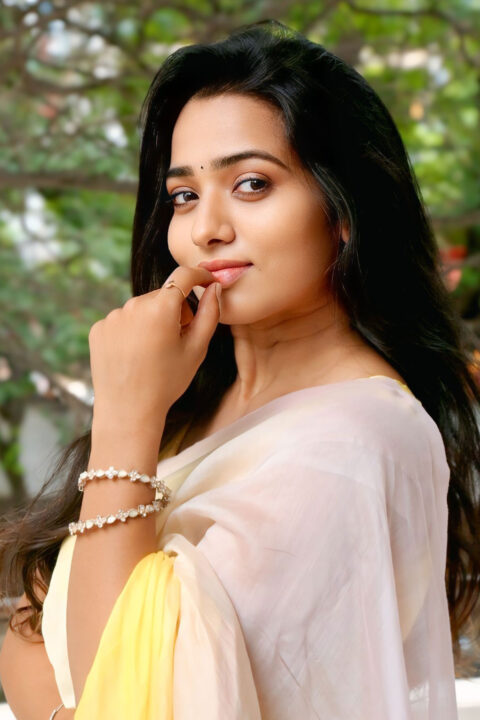 Rekha Nirosha in Glamorous Saree at Thank You Dear Press Meet