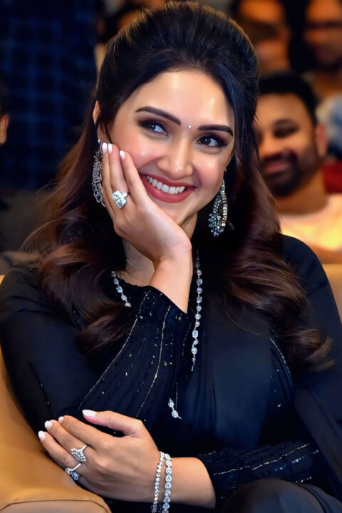 Sridevi Vijaykumar in Elegant Saree Look at Sundarakanda Pre Release Event