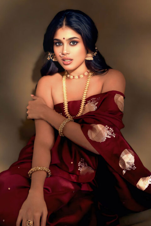 Faria Abdullah Sophisticated Traditional Look