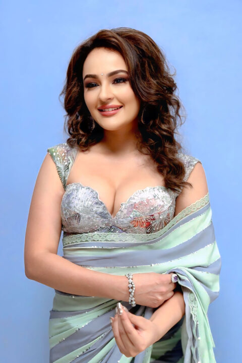 Seerat Kapoor in Seductive Saree showing off her cleavage