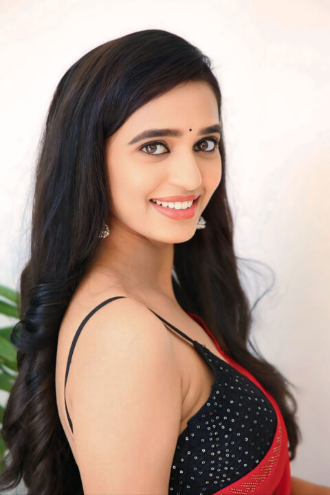 Trupti Ravindra Flawless Appearance for Bhadrakali Interview