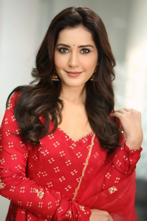 Raashii Khanna Statement Red Hue in Bandhej Anarkali for Telusu Kada