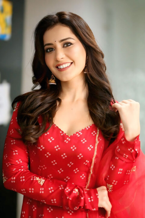 Raashii Khanna Anarkali Stills: Rangreza Bandhej Red Set