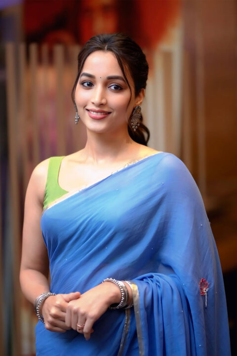 Srinidhi Shetty Best Saree Look at Telusu Kada Trailer Event