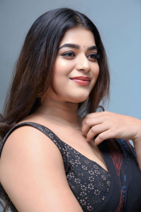 Yamini Bhaskar Sizzles in Black & Blue Handblock Saree at Psych Siddhartha Press Meet