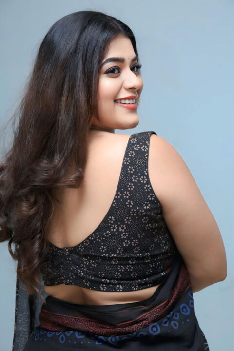 Psych Siddhartha Star Yamini Bhaskar Flawless Press Meet Outfit