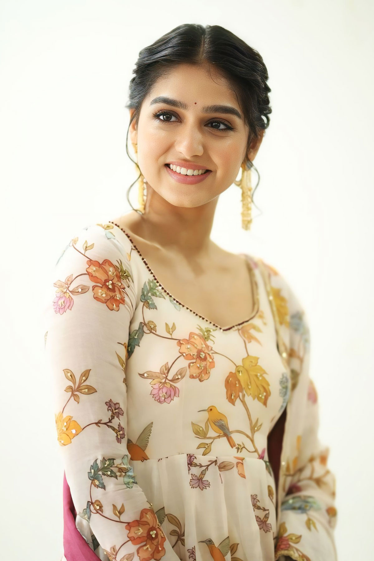 Anaswara Rajan Dewy Makeup and Dainty Bindi Style