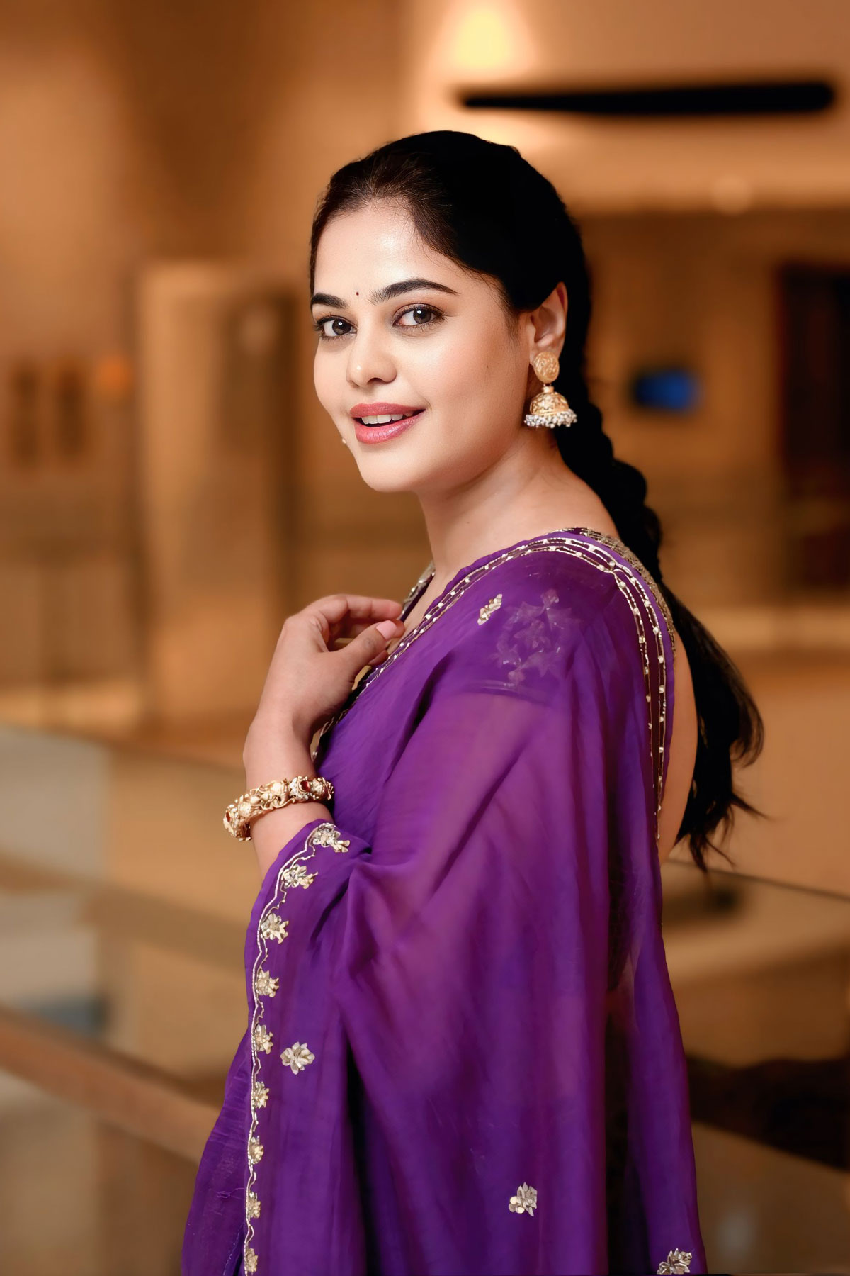 Bindu Madhavi Royal Ethnic Style for Dandora Movie Launch