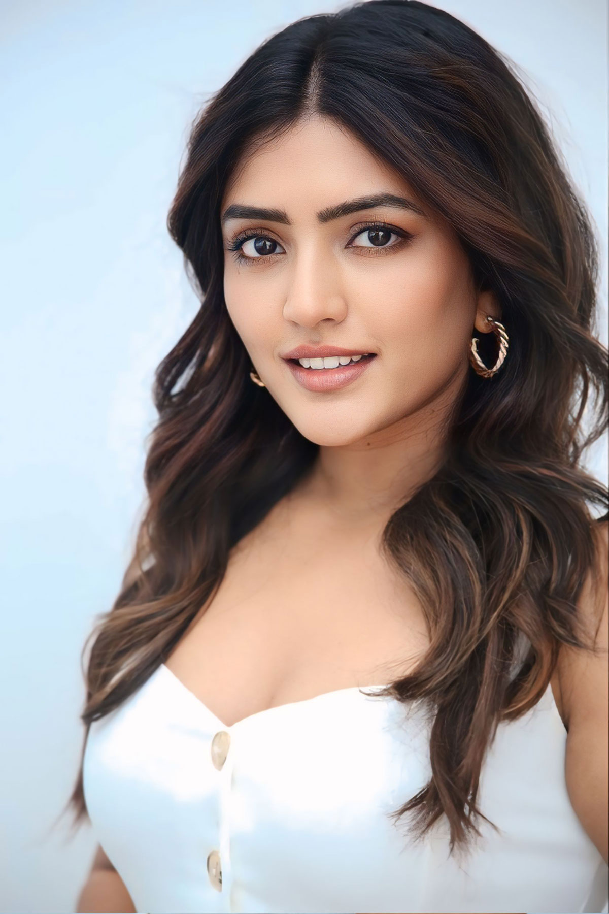 Eesha Rebba Beachy Waves and Glowing Makeup for 3 Roses S2 Event