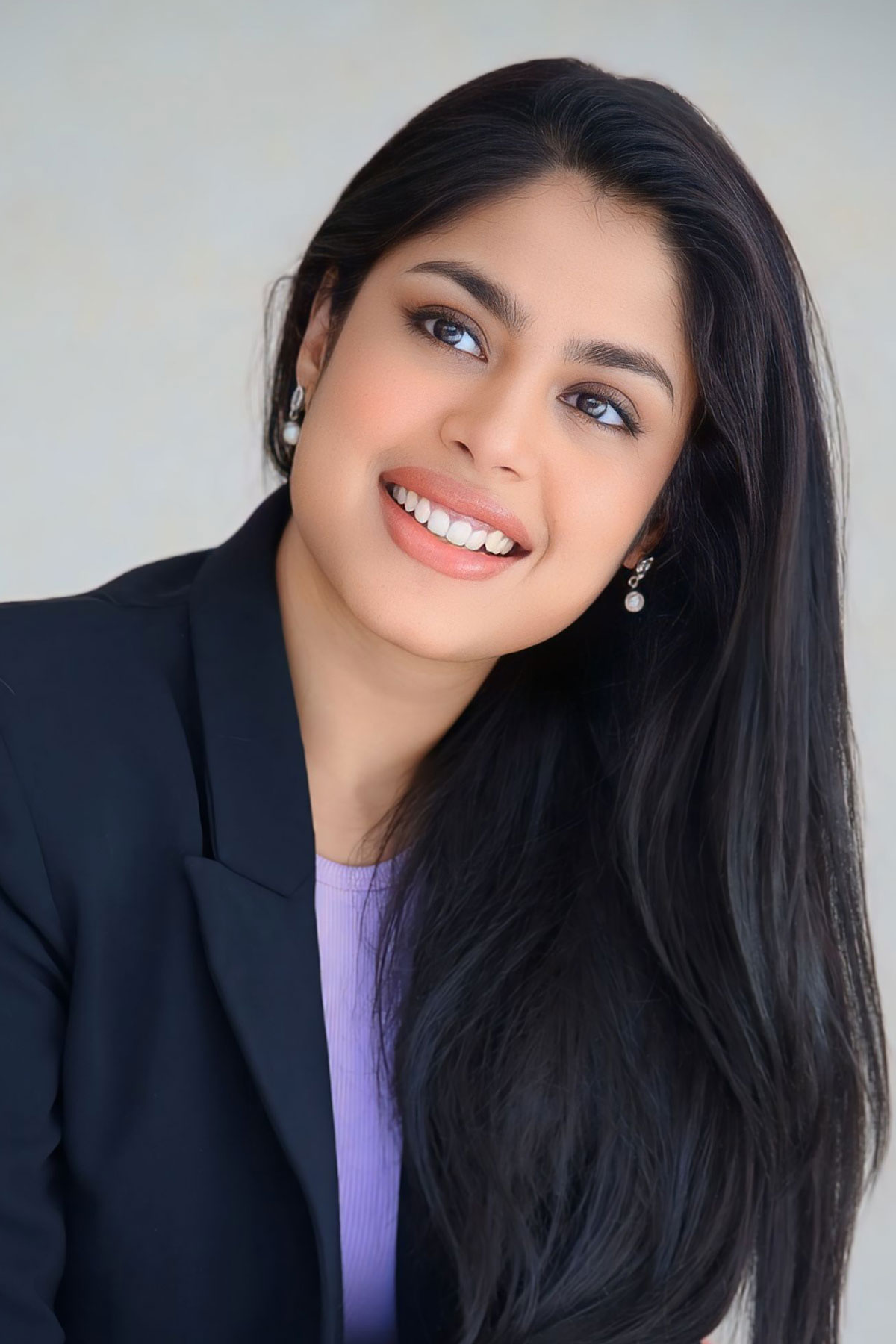 Faria Abdullah Vibes in Black Power Suit